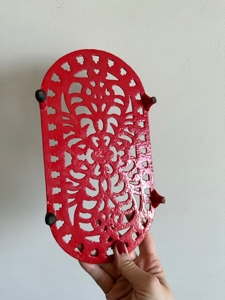 Dessous de plat en fonte peint en rouge