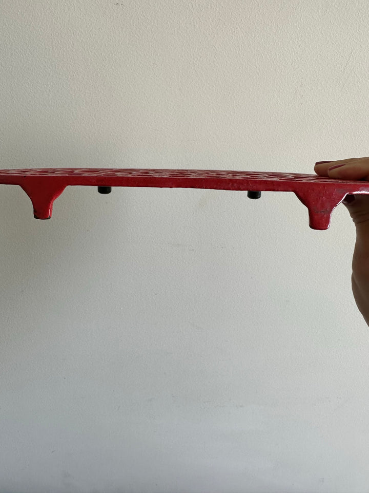 Dessous de plat en fonte peint en rouge