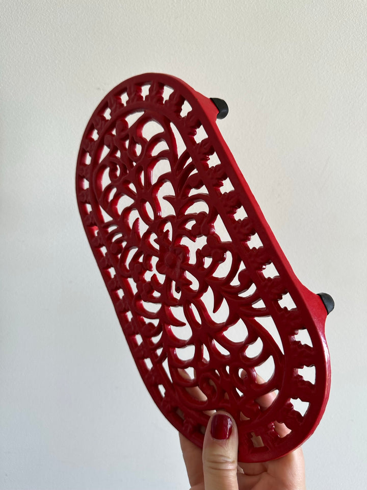 Dessous de plat en fonte peint en rouge