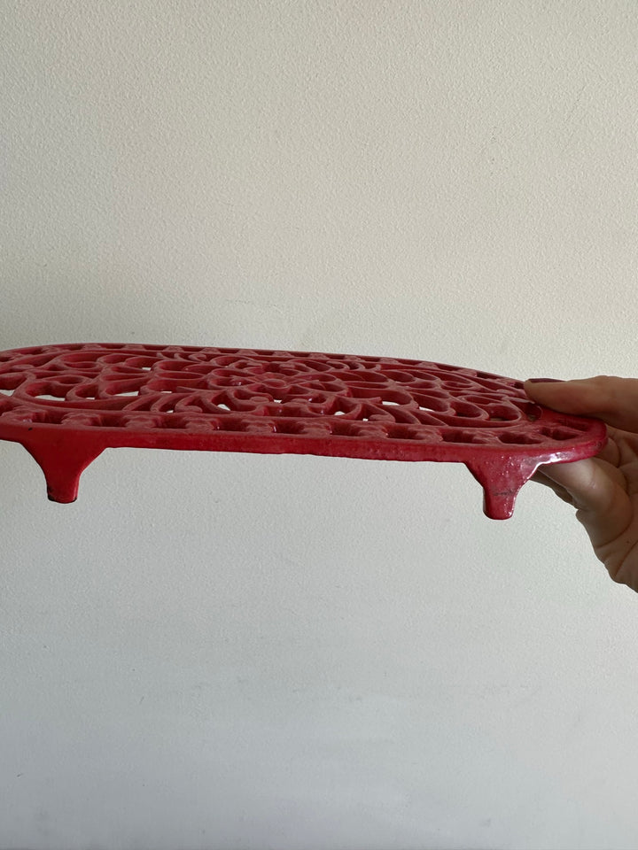 Dessous de plat en fonte peint en rouge