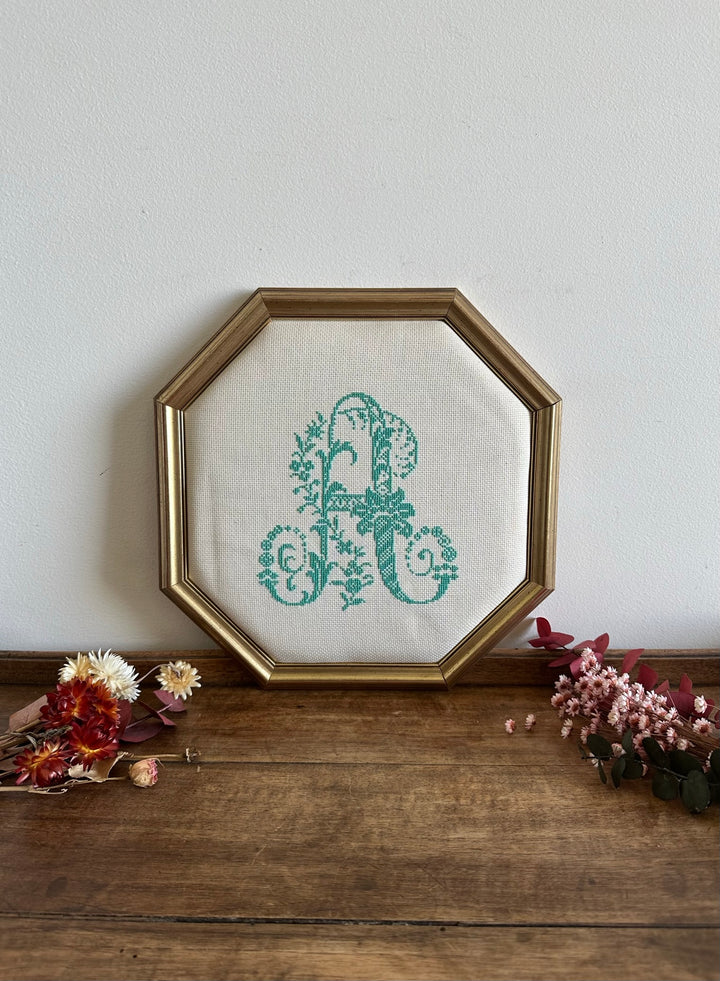 Broderie lettre A