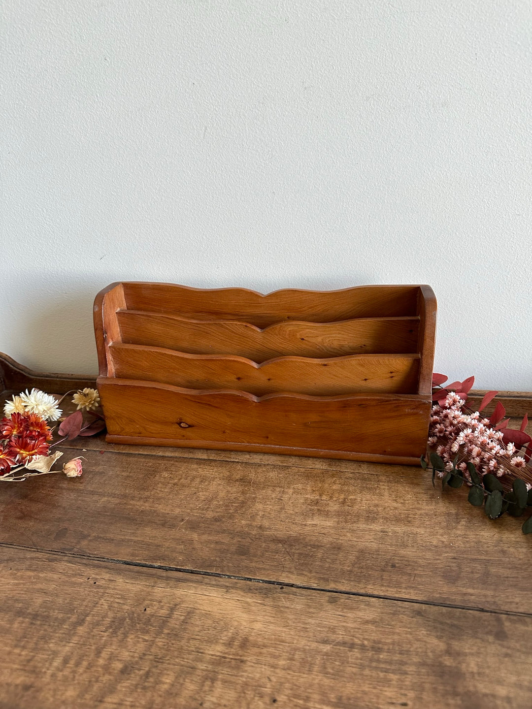 Porte courrier en bois d'olivier naturel