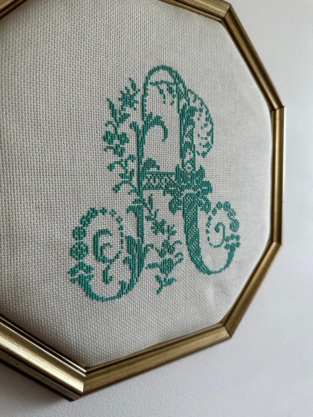 Broderie lettre A