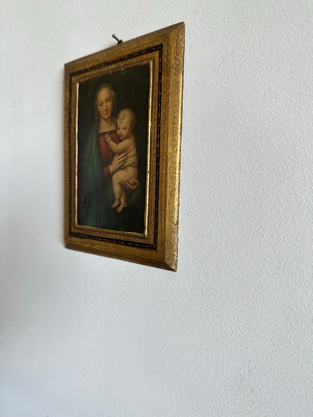 Icône religieuse de la vierge et l'enfant encadrement doré