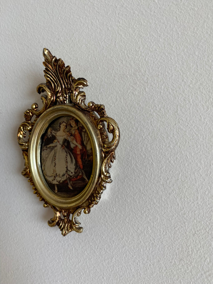 Médaillons baroques dorés brillants portraits d'époque impression sur tissu