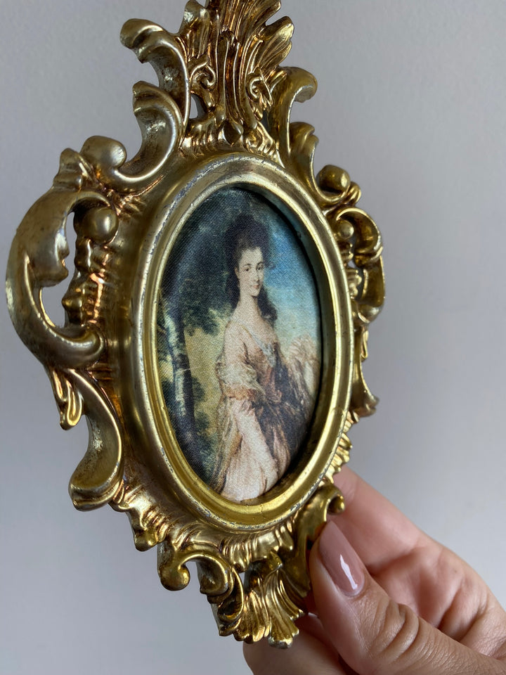 Médaillons baroques dorés brillants portraits d'époque impression sur tissu