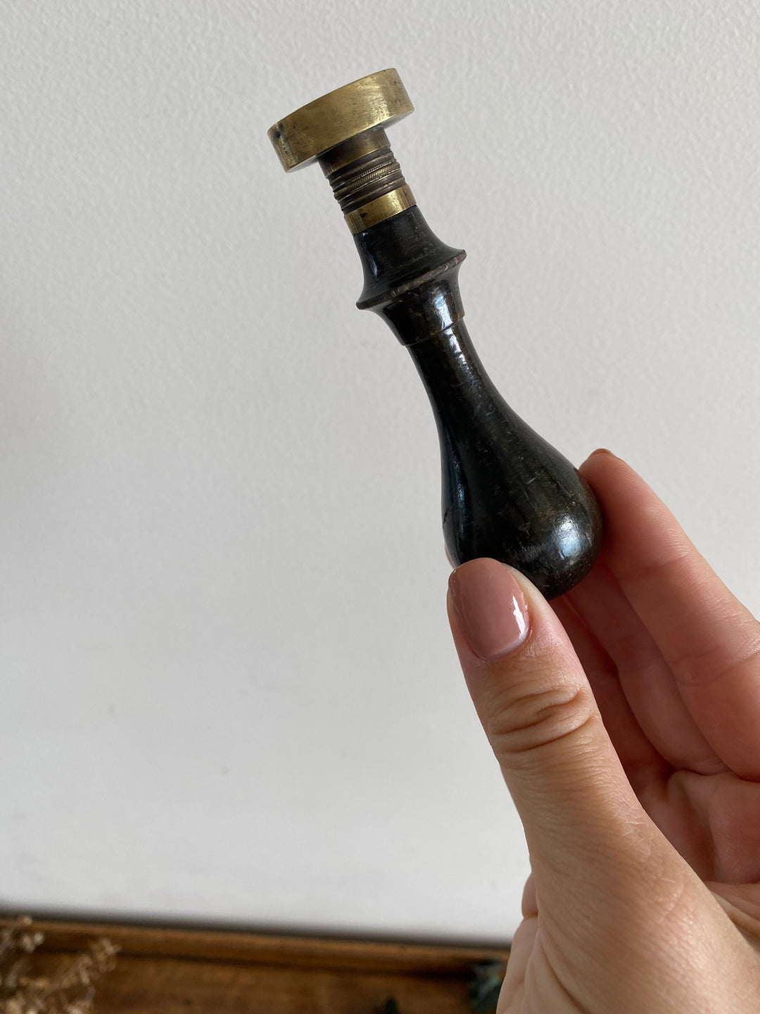 Sceau à cachet de cire en bois et laiton MS