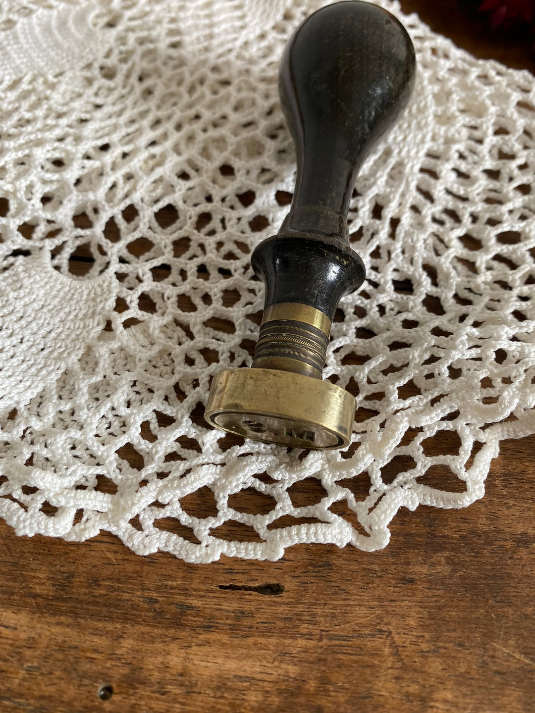 Sceau à cachet de cire en bois et laiton MS