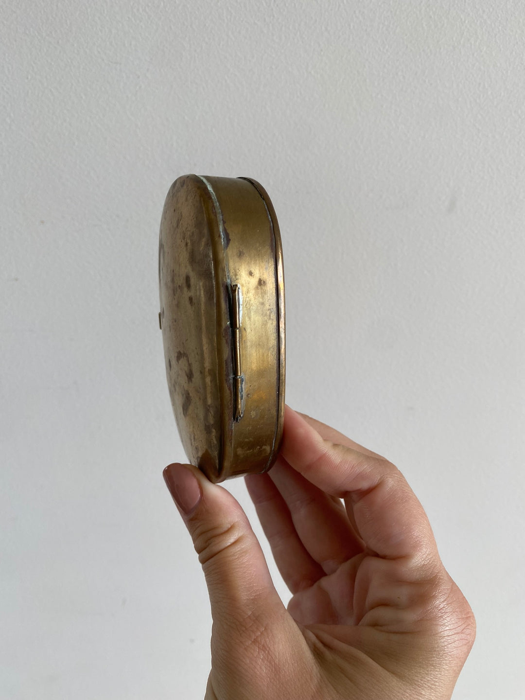 Boite en laiton ovale plate