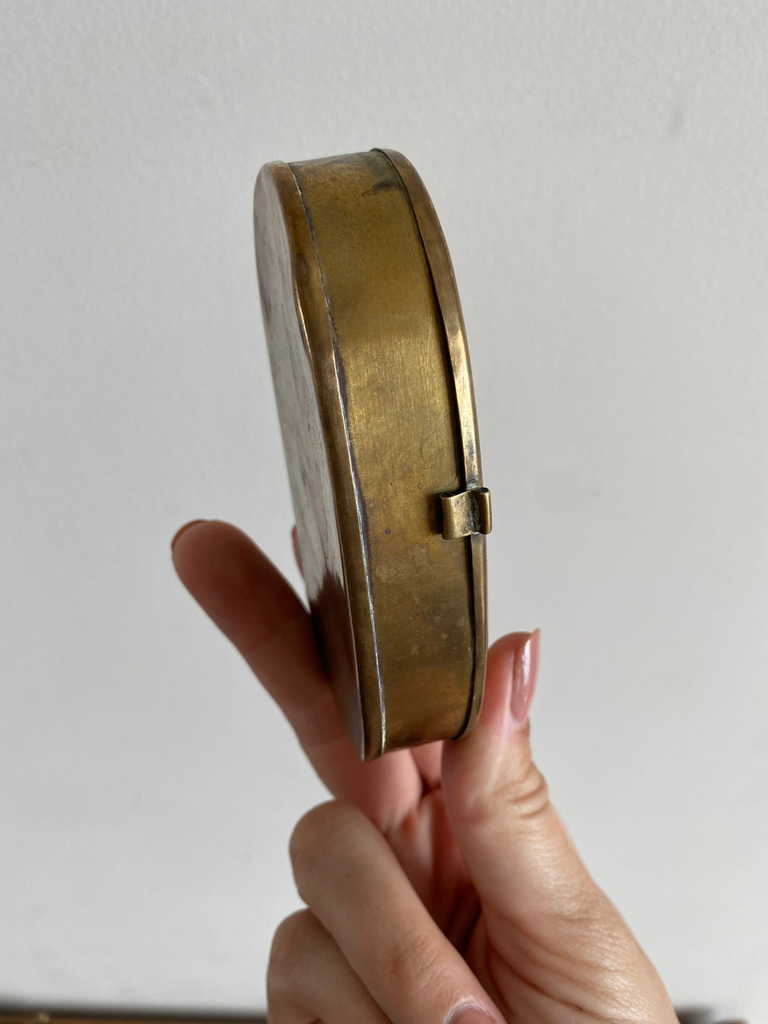 Boite en laiton ovale plate