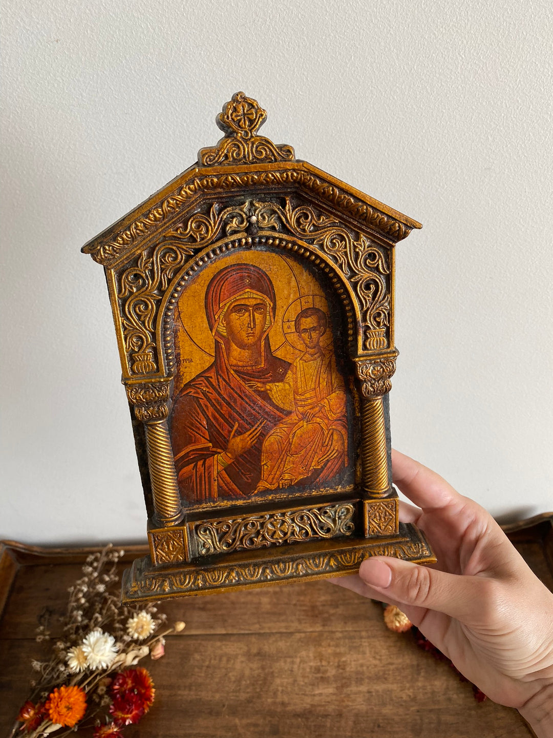 Représentation religieuse orthodoxe cadre sculpté piliers torsadés