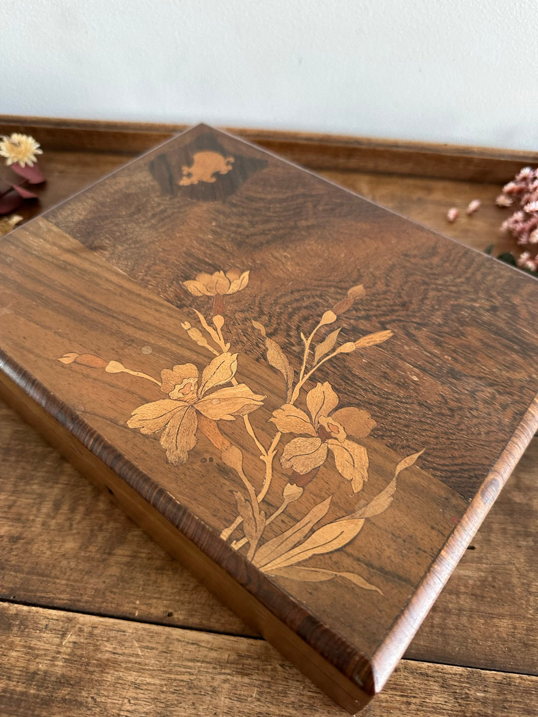 Boite en bois marqueterie florale début 1900