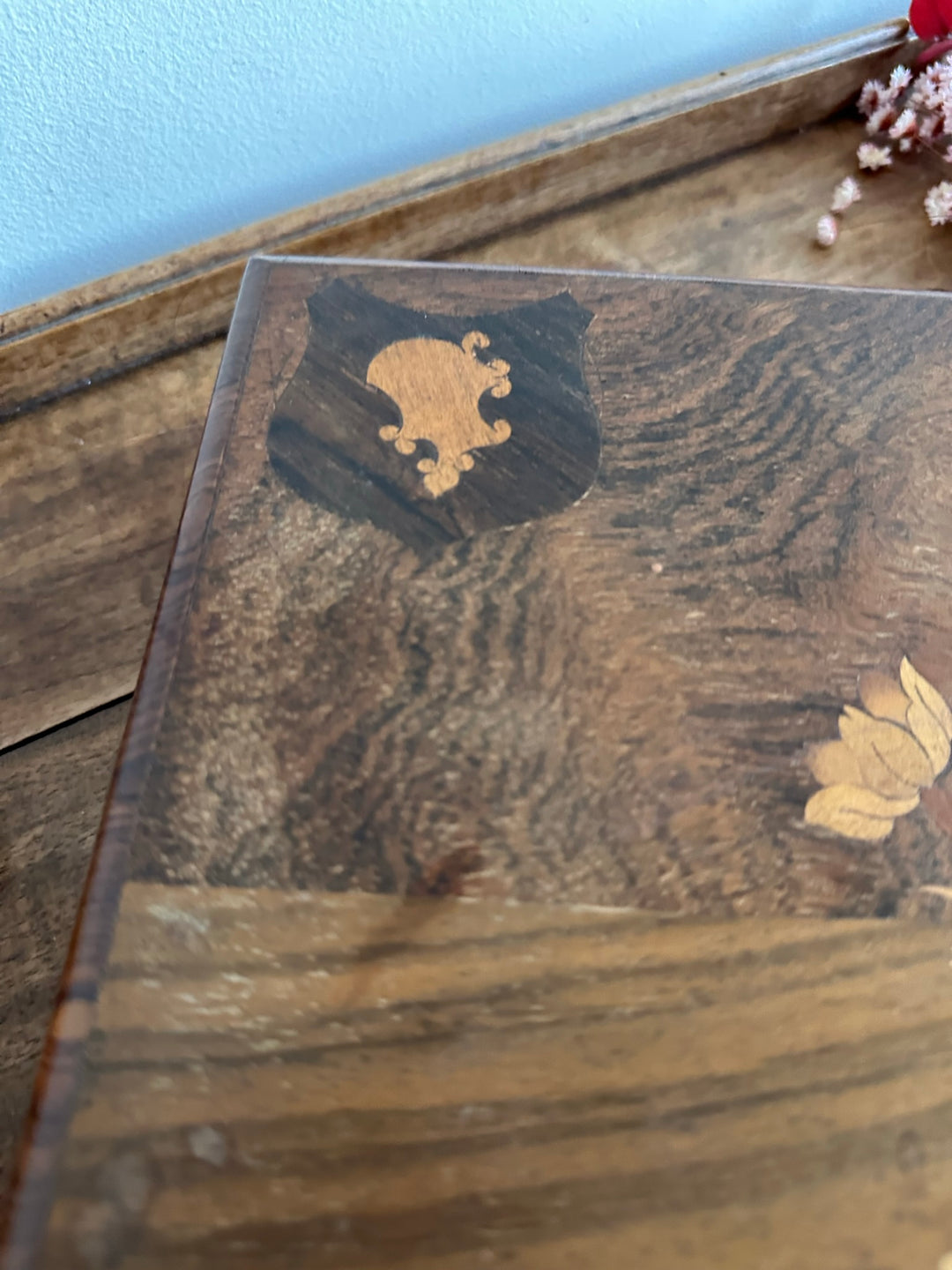 Boite en bois marqueterie florale début 1900