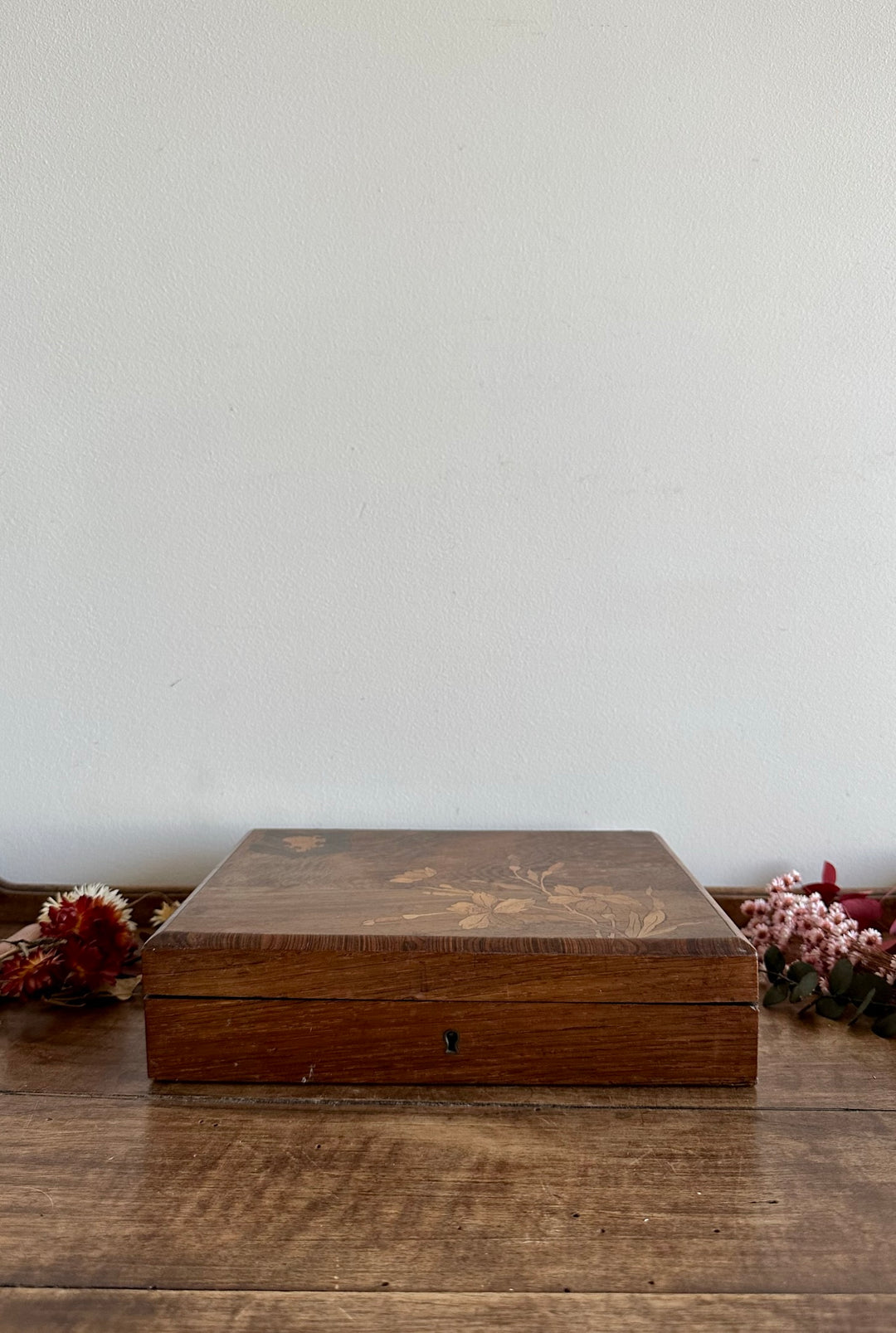 Boite en bois marqueterie florale début 1900