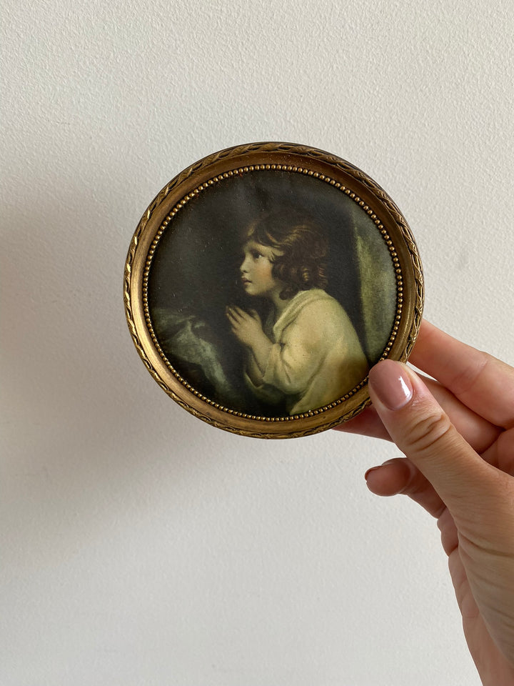 Médaillons ronds dorés représentations sur soie de Reynolds