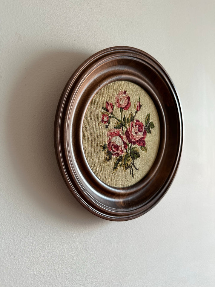 Broderie florale ronde cadre en bois naturel