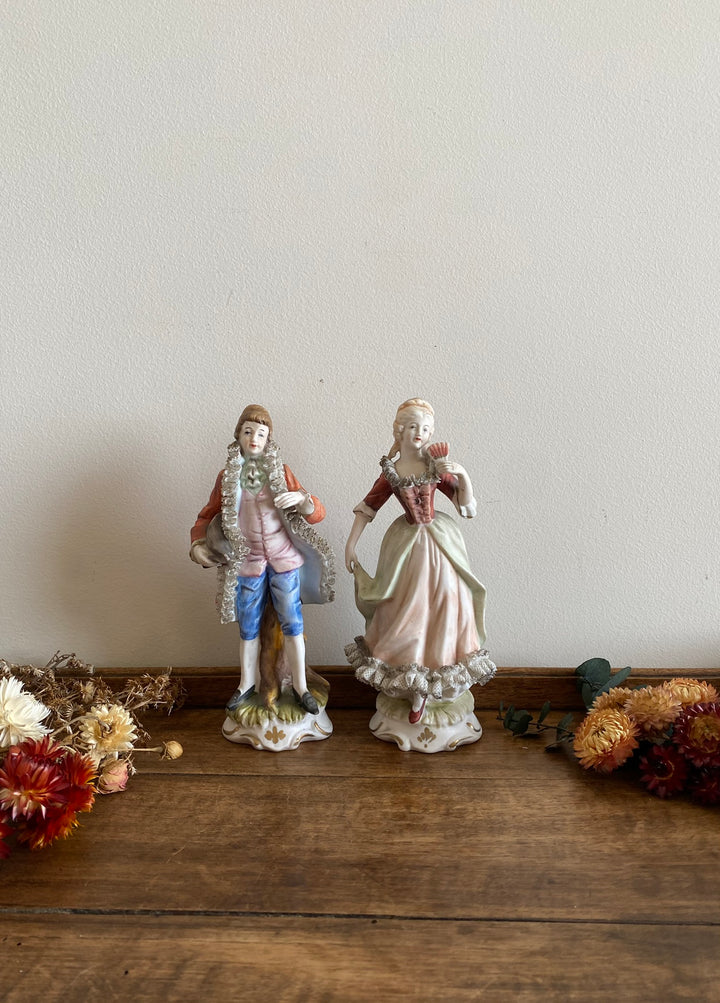 Statuettes porcelaine fabrication pologne couple en costumes d'époque