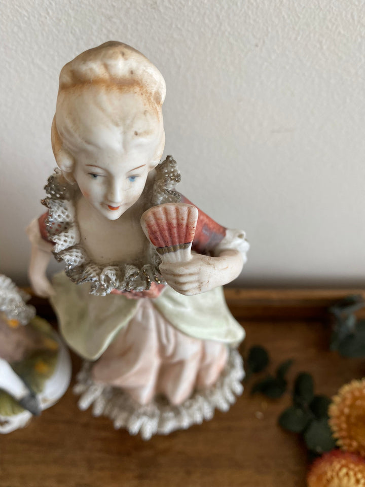Statuettes porcelaine fabrication pologne couple en costumes d'époque
