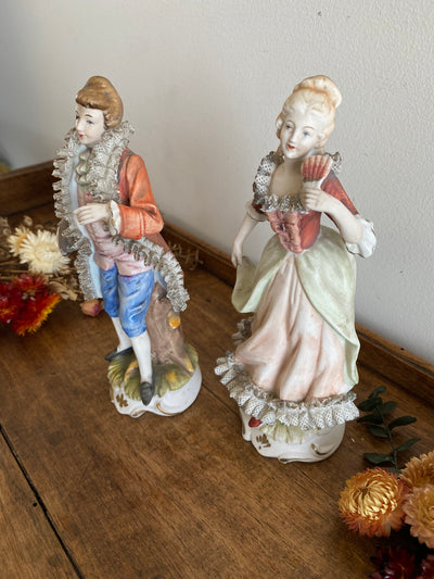 Statuettes porcelaine fabrication pologne couple en costumes d'époque