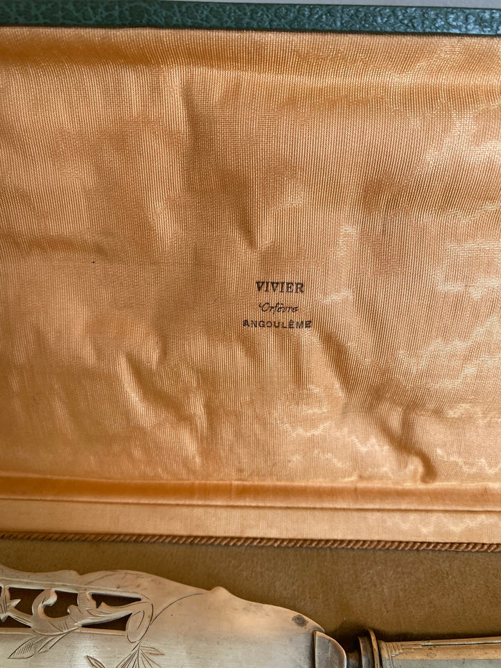 Couteau et fourchette de service en métal argenté