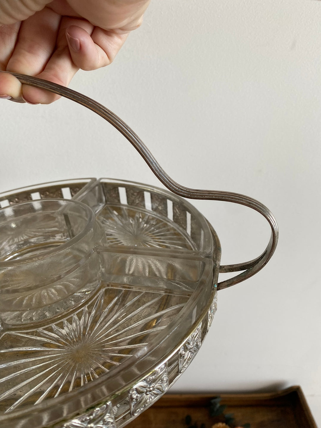 Plateau de service en métal argenté avec compartiments en verre années 30