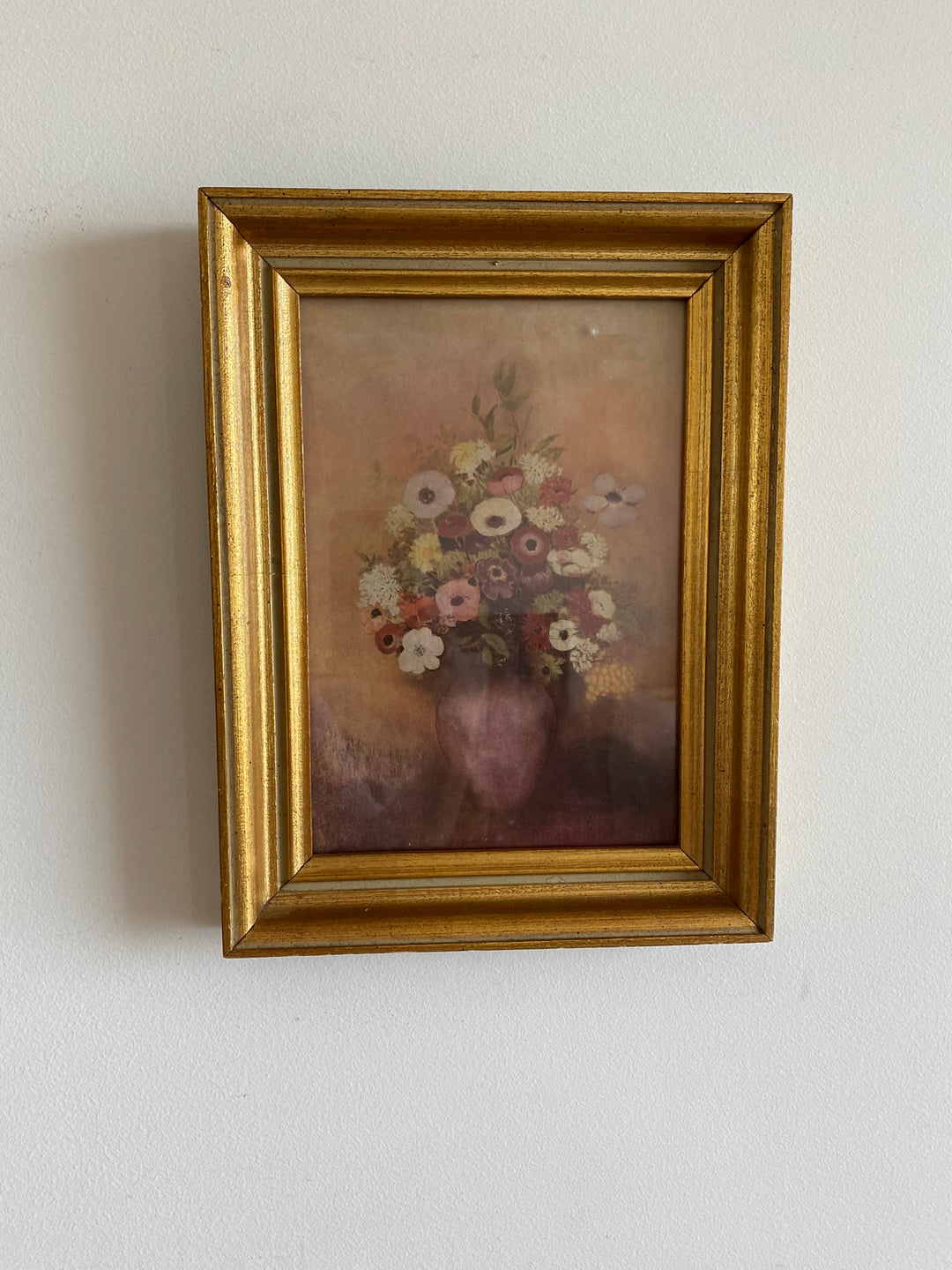Impression encadrée bouquet de fleurs sur fond rose rectangulaire