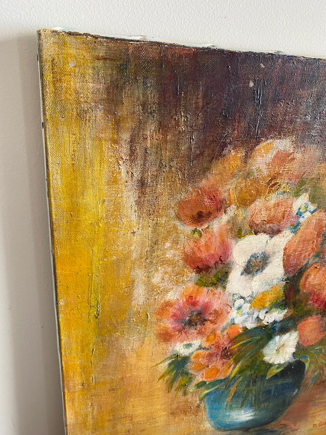 Tableau bouquet de fleurs fond orangé signé M.Caillet