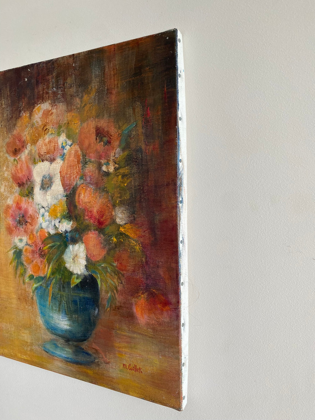 Tableau bouquet de fleurs fond orangé signé M.Caillet
