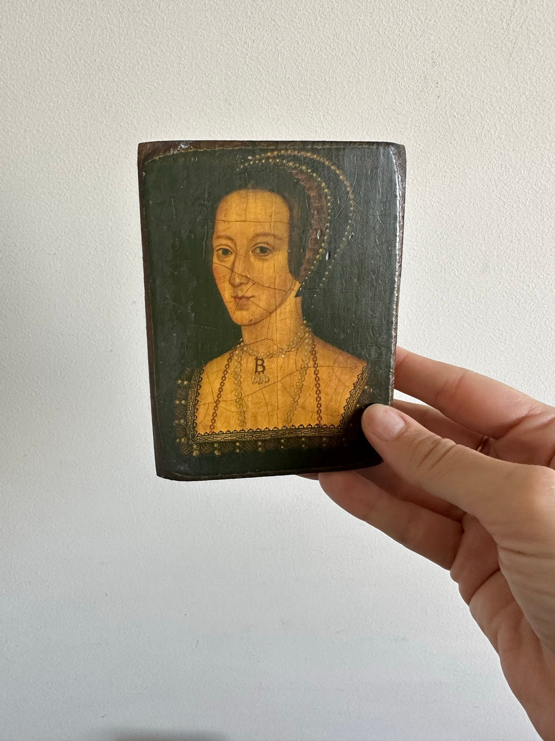 Icône pressée sur bois représentation des épouses d'Henry VIII