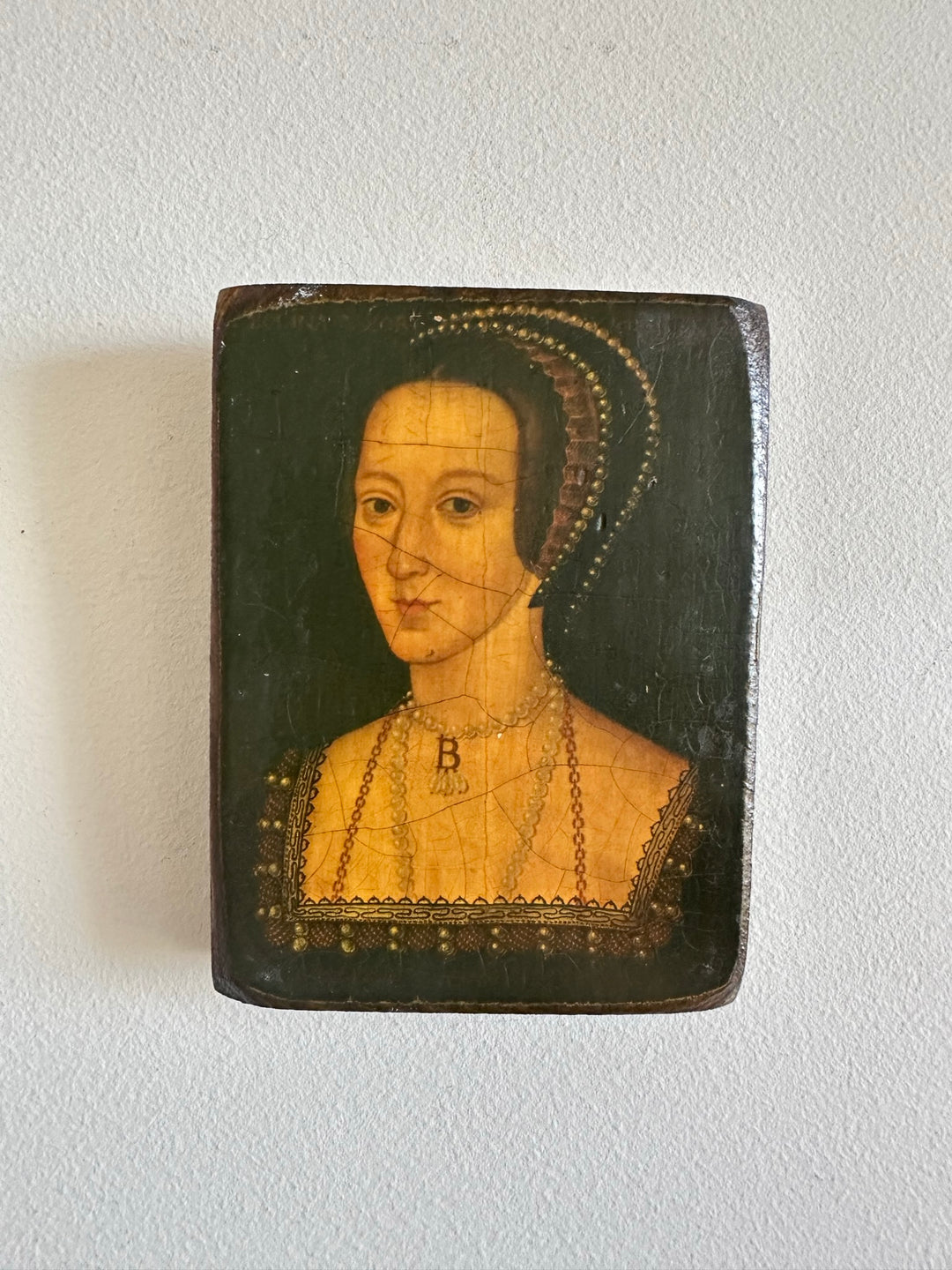 Icône pressée sur bois représentation des épouses d'Henry VIII