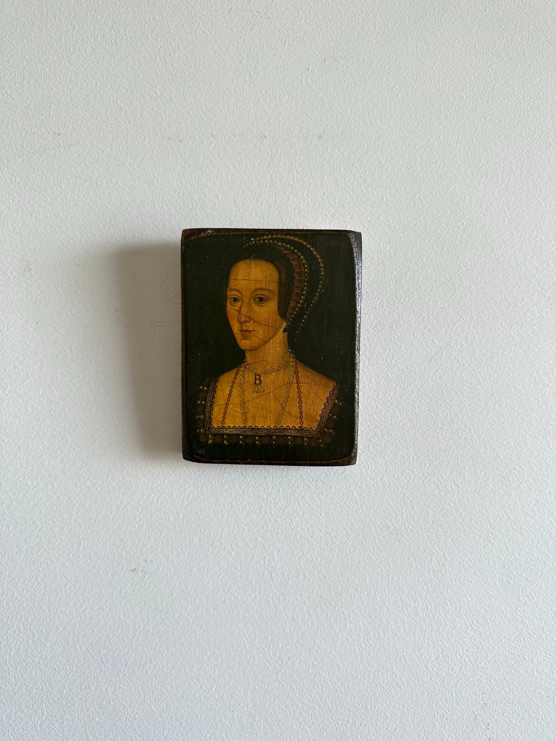 Icône pressée sur bois représentation des épouses d'Henry VIII