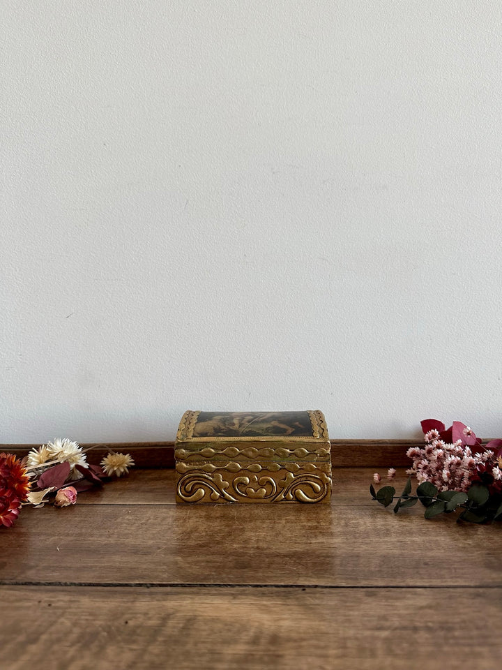 Coffret en bois doré chérubins
