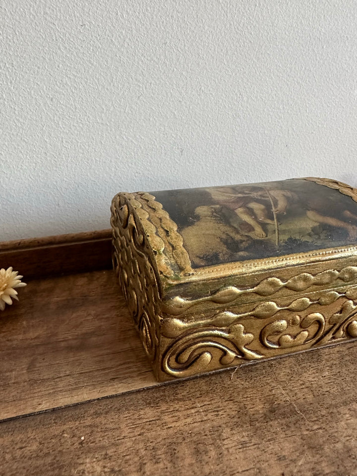 Coffret en bois doré chérubins