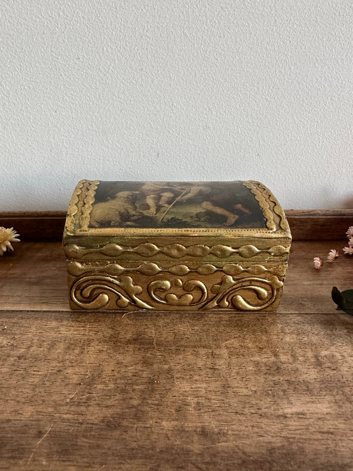 Coffret en bois doré chérubins