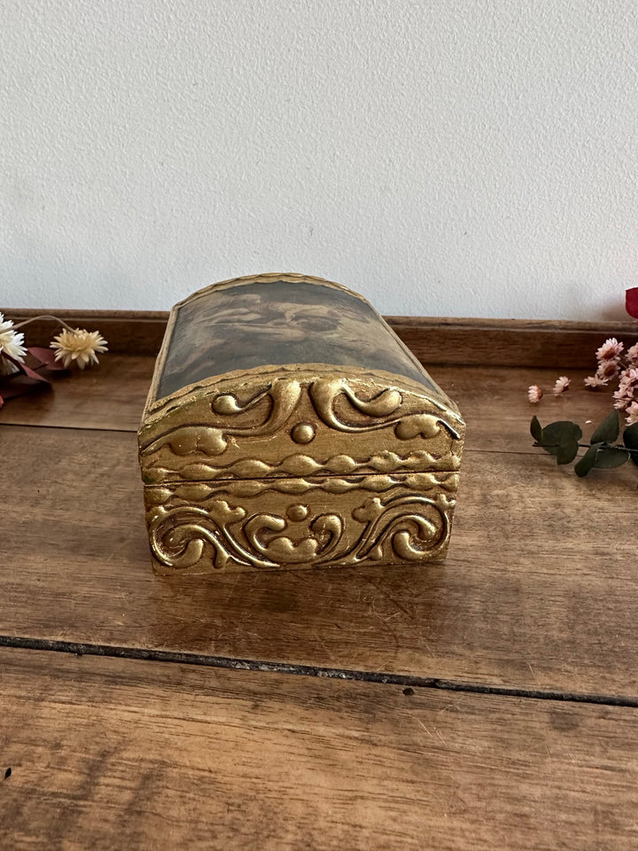 Coffret en bois doré chérubins