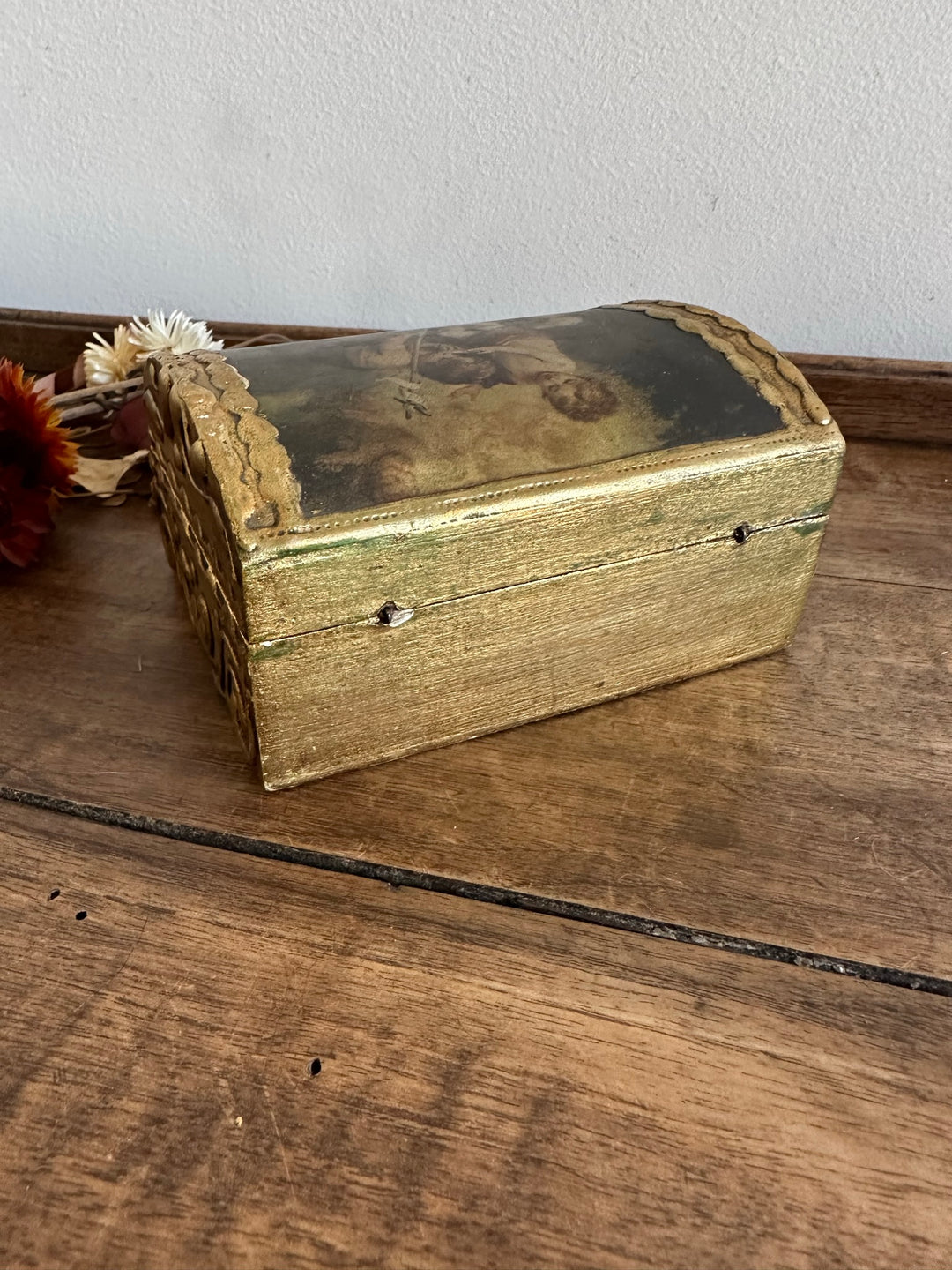Coffret en bois doré chérubins