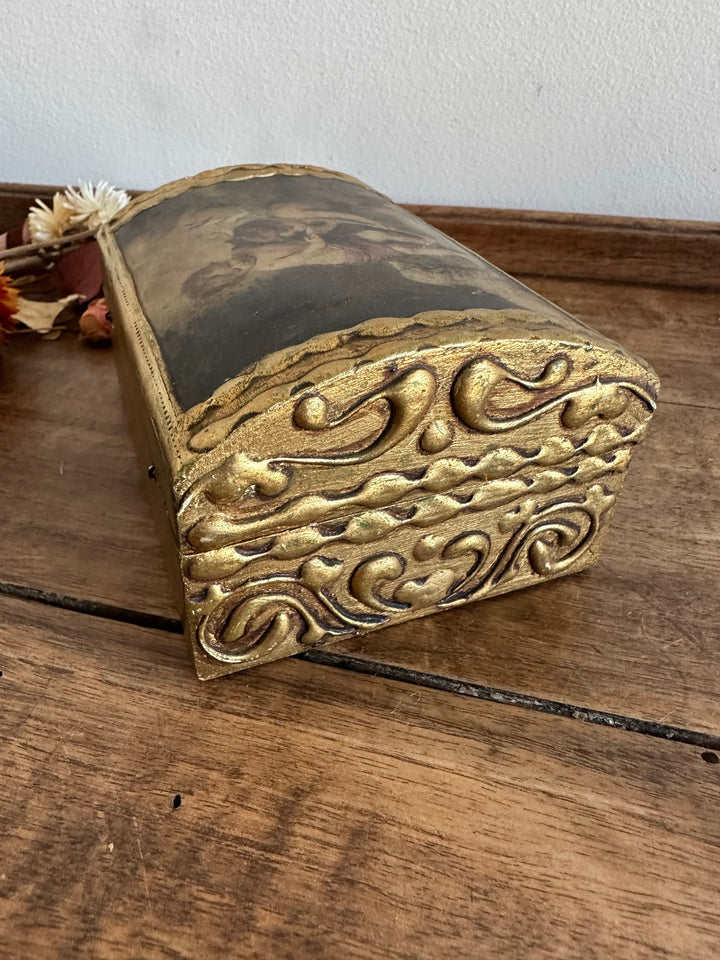 Coffret en bois doré chérubins
