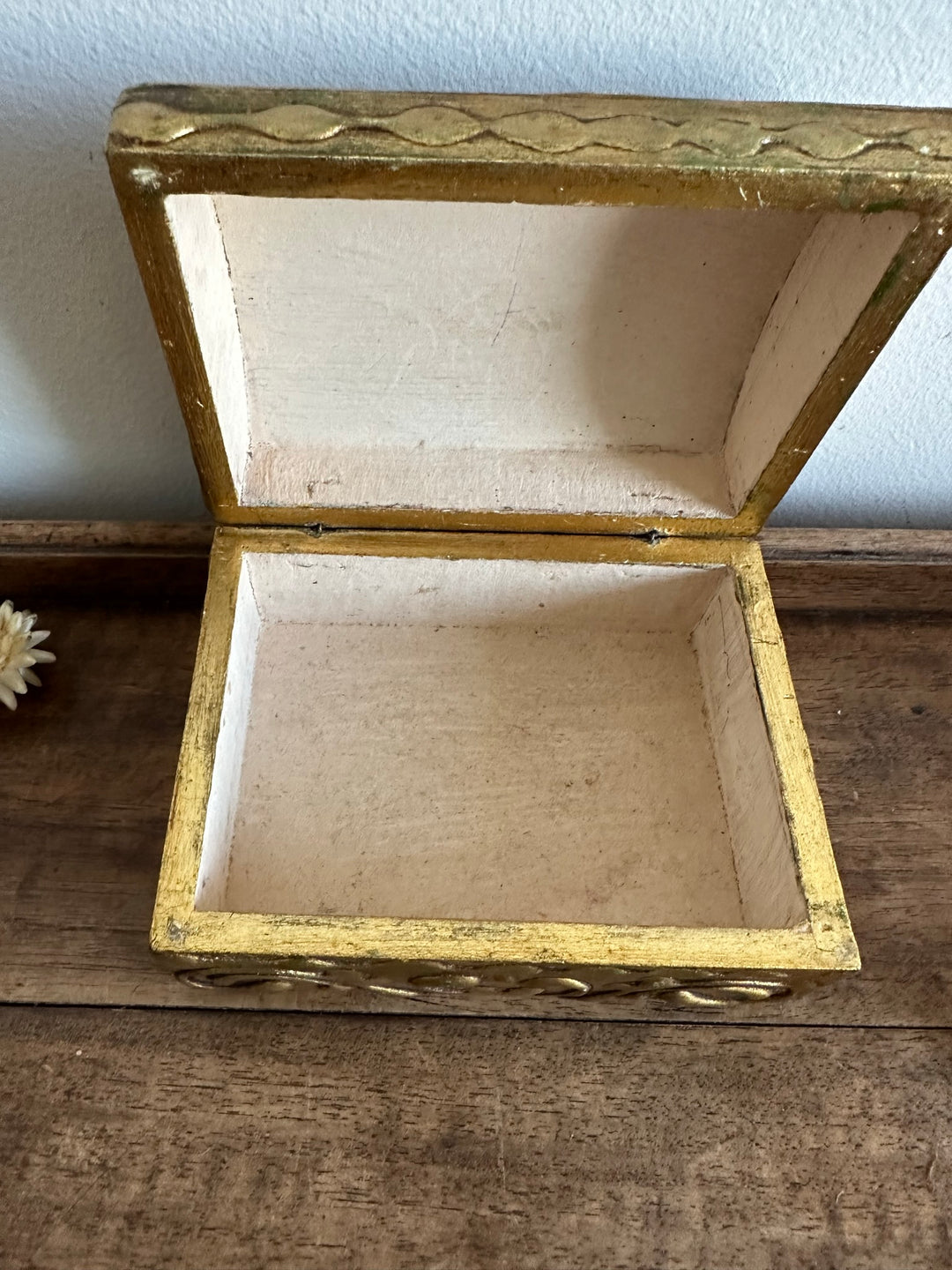 Coffret en bois doré chérubins