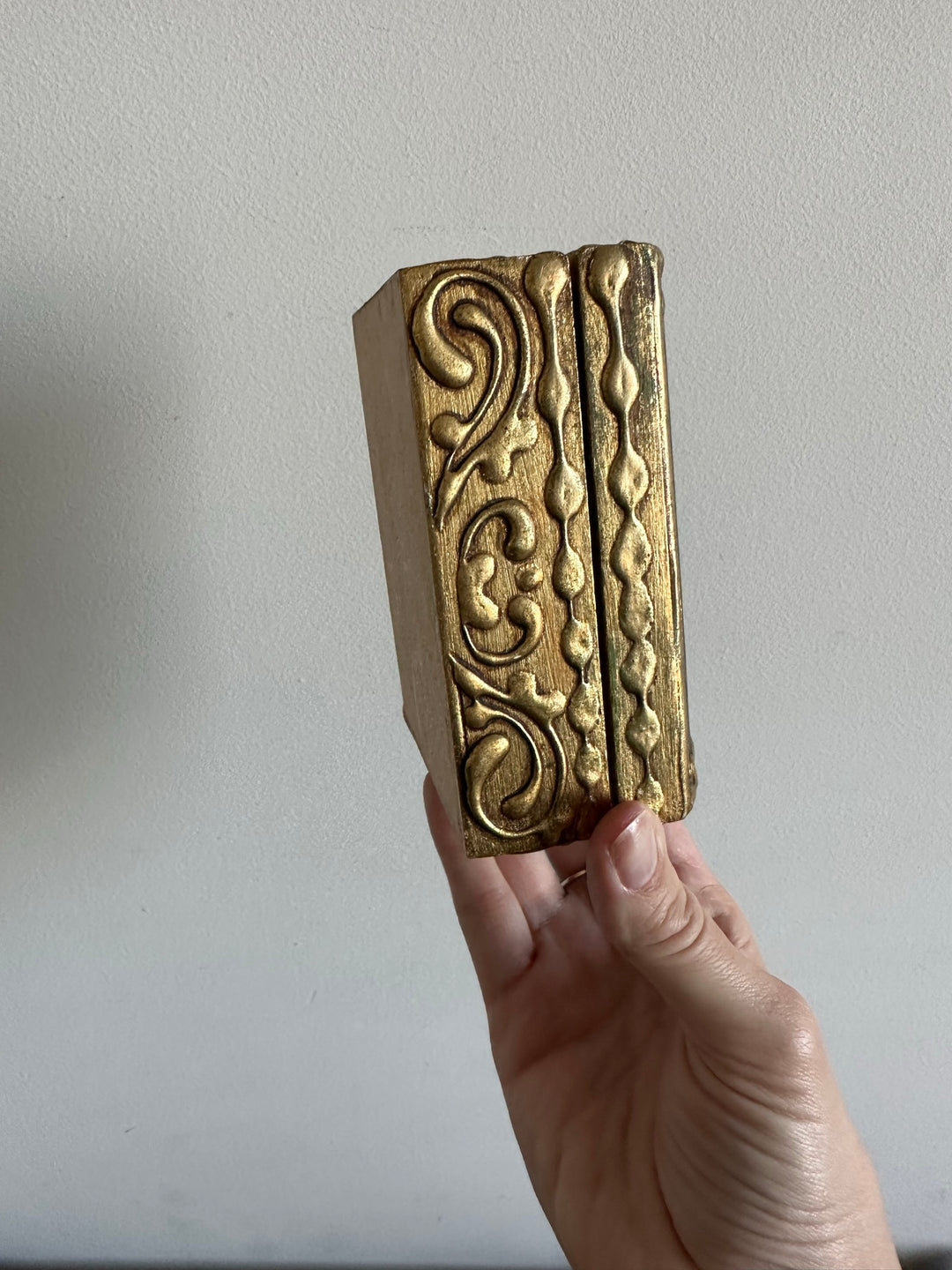 Coffret en bois doré chérubins