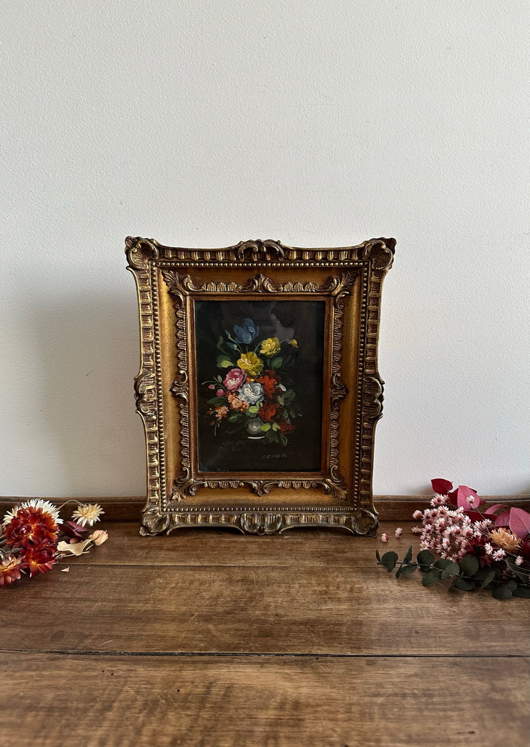 Peinture sur cuivre signée bouquet de fleurs bleues et jaunes