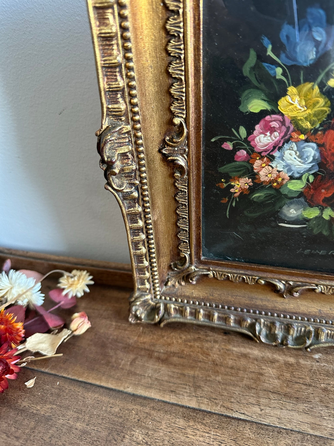 Peinture sur cuivre signée bouquet de fleurs bleues et jaunes