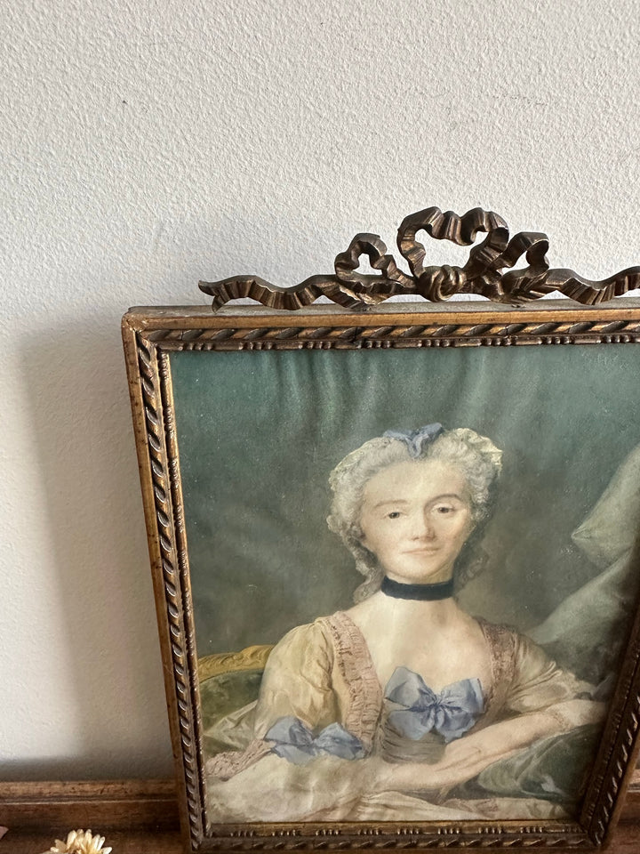 Cadre napoléon 3 représentation de jeune fille médaillon