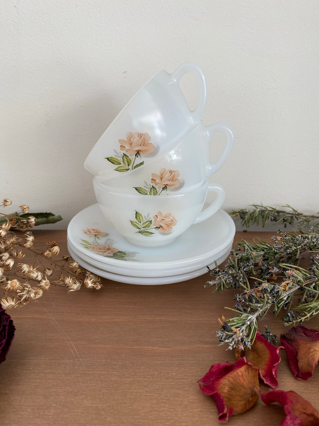Tasses rose Arcopal