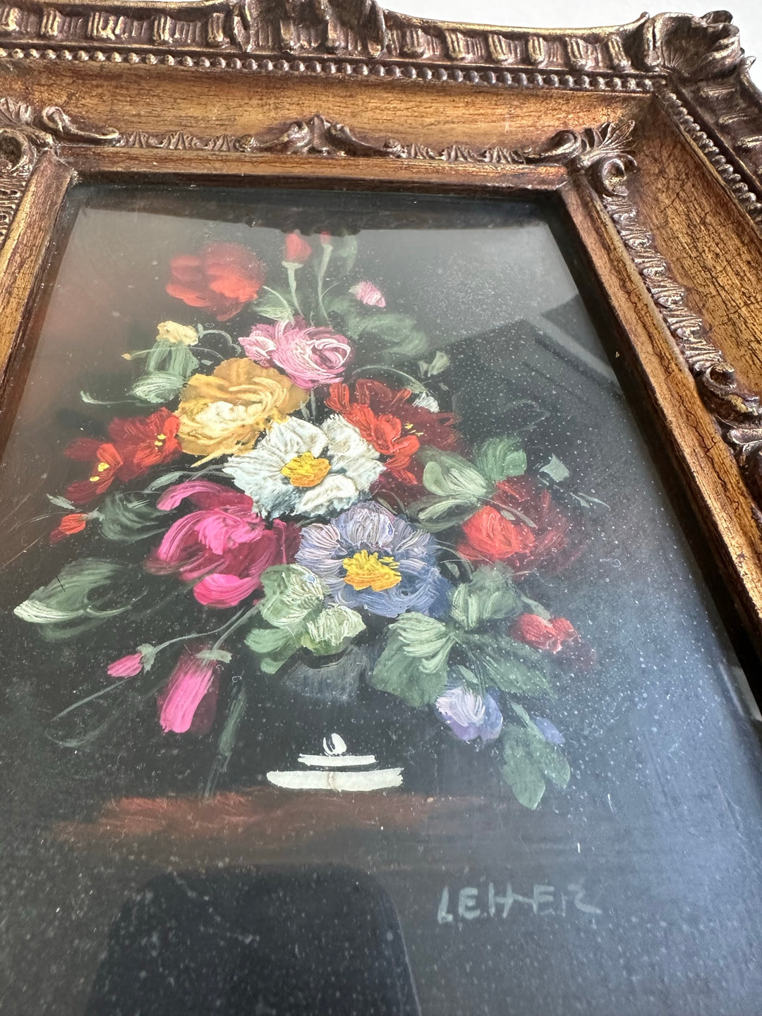 Peinture sur cuivre signée bouquet de fleurs roses et rouges