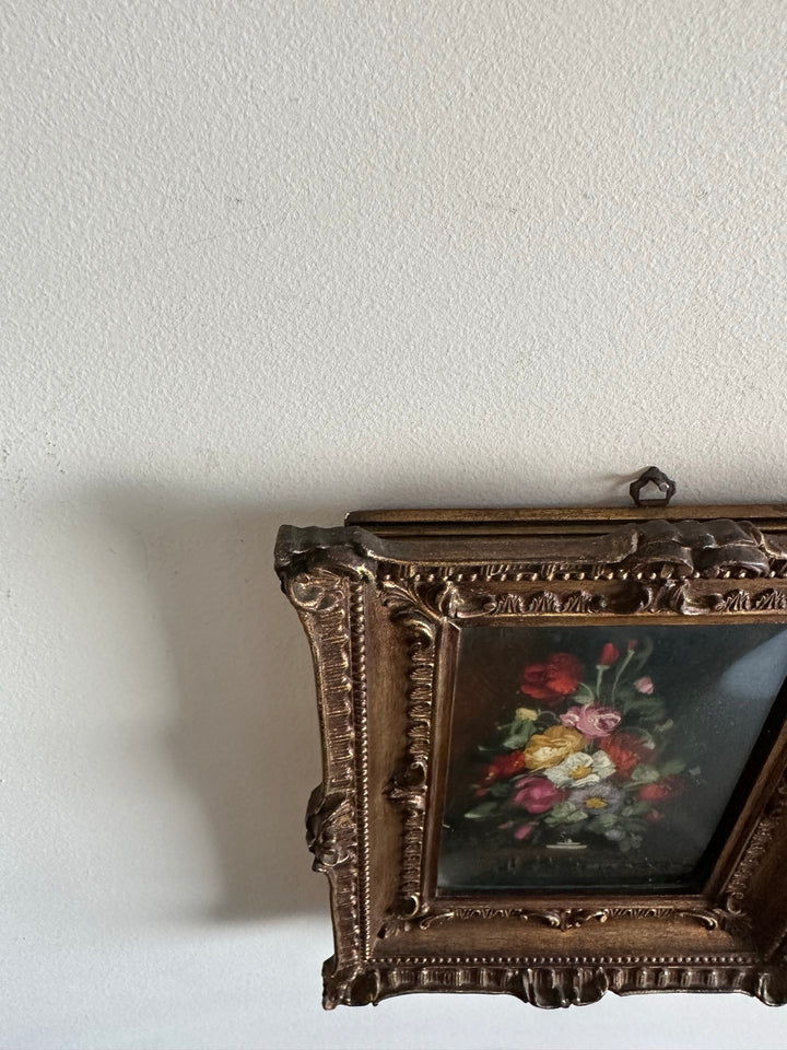 Peinture sur cuivre signée bouquet de fleurs roses et rouges