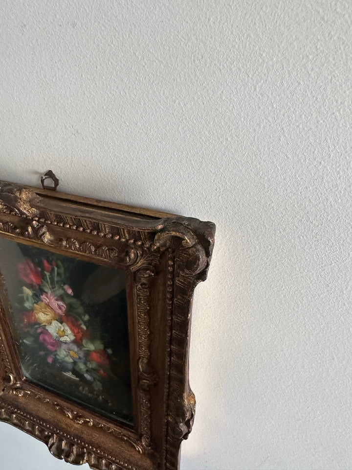 Peinture sur cuivre signée bouquet de fleurs roses et rouges