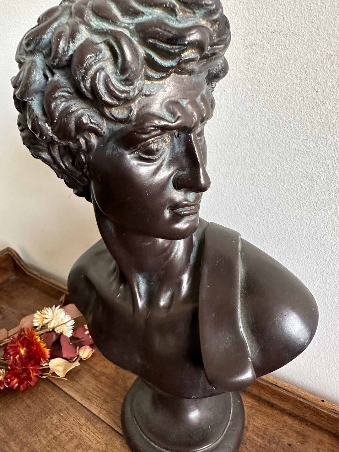 Buste de David en plâtre peint