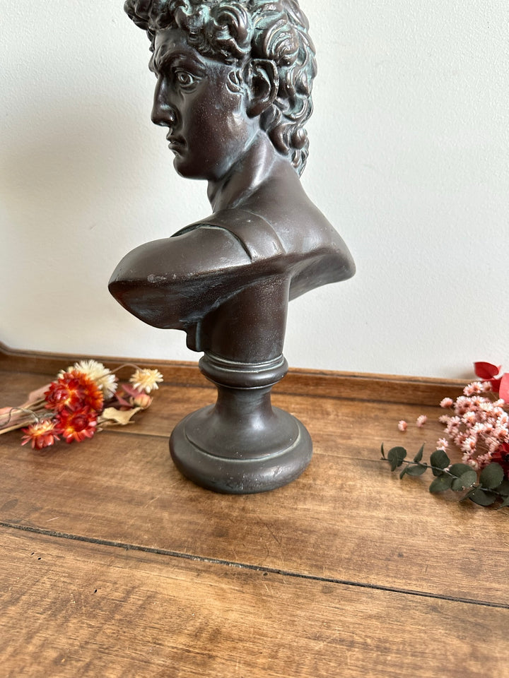 Buste de David en plâtre peint