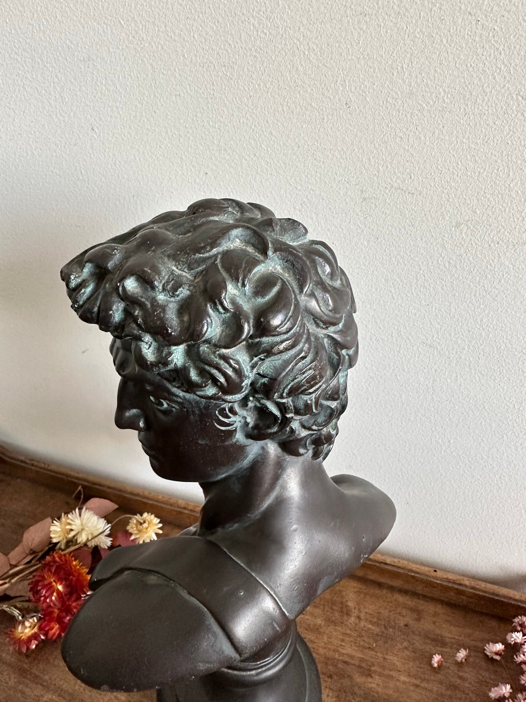 Buste de David en plâtre peint