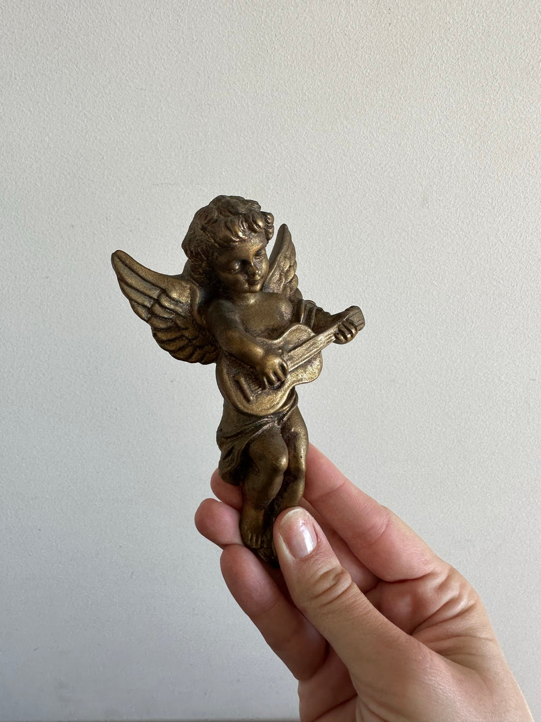 Angelots musiciens en plâtre doré